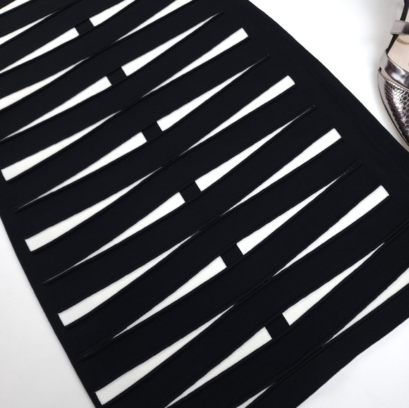 Etcetera Black White Banded Body Contour Dress Sz Small - Picture 7 of 14